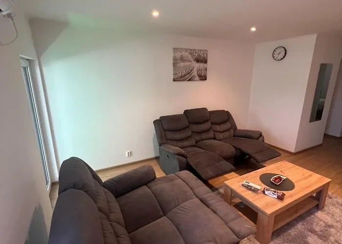 Uno Апартаменты *